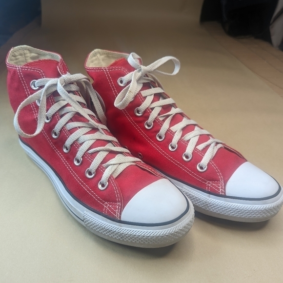 Converse Chuck Taylor All Star Men’s Size 10, women's sz 12. Classic High Top At - Picture 3 of 10